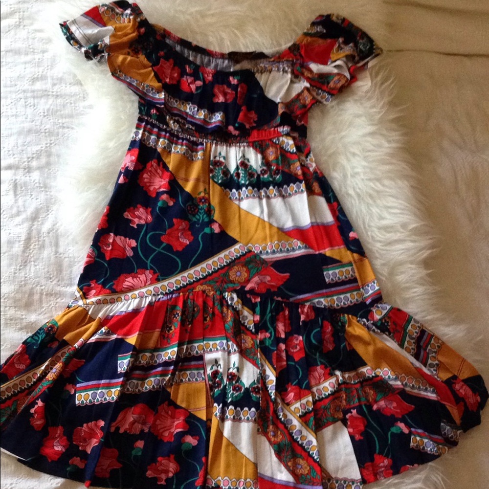 Off Shoulder Floral & Patchwork Dress - Picture 4 of 8